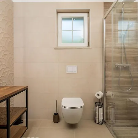 Maya Krk Tatil Evi *